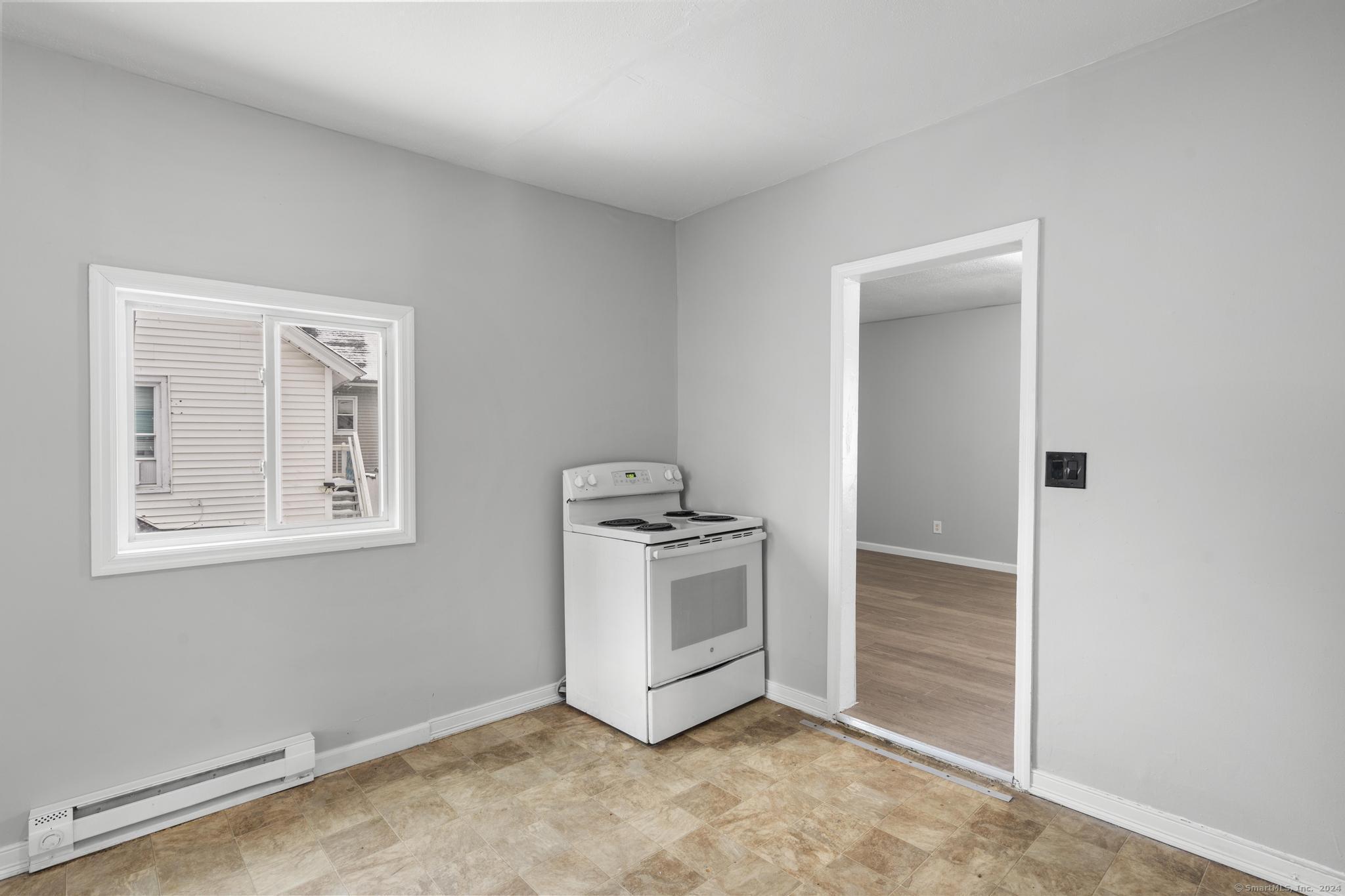 Waterbury, Connecticut 06706, United States, 5 Bedrooms Bedrooms, ,2 BathroomsBathrooms,Residential,Pending,24290