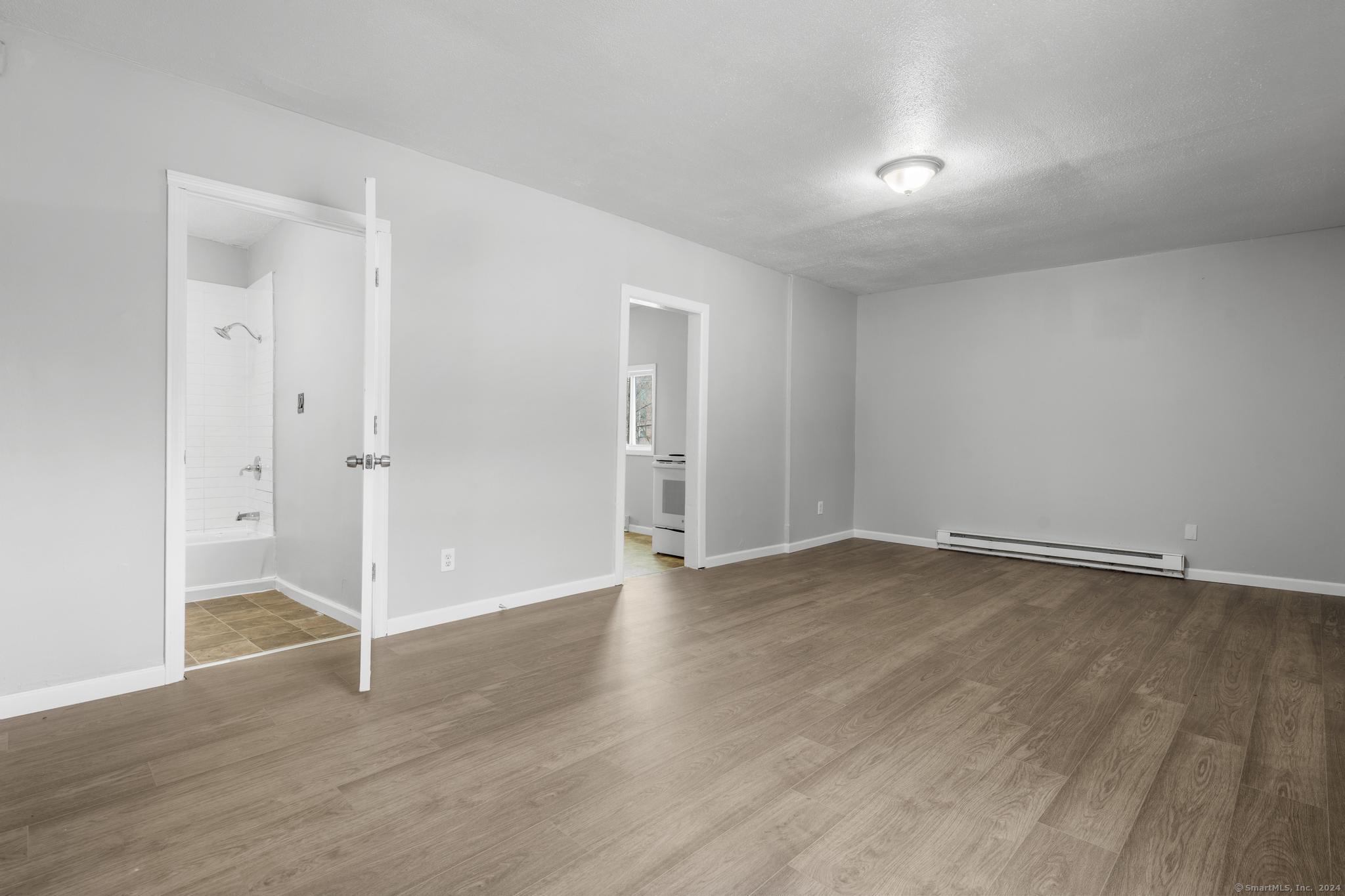 Waterbury, Connecticut 06706, United States, 5 Bedrooms Bedrooms, ,2 BathroomsBathrooms,Residential,Pending,24290