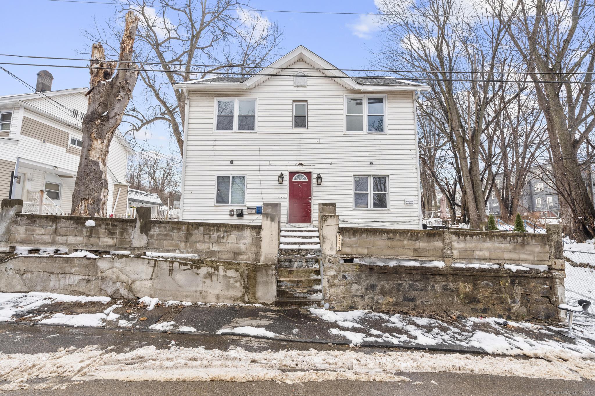 71 River Street, Waterbury, Connecticut - 5 Bedrooms  
2 Bathrooms  
8 Rooms - 