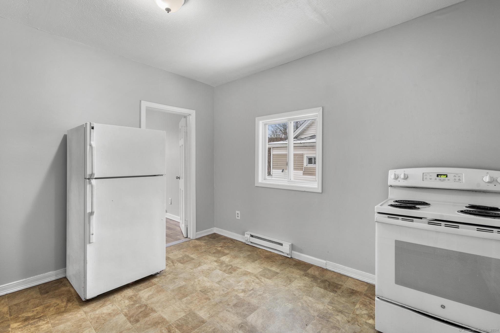 Waterbury, Connecticut 06706, United States, 5 Bedrooms Bedrooms, ,2 BathroomsBathrooms,Residential,Pending,24290