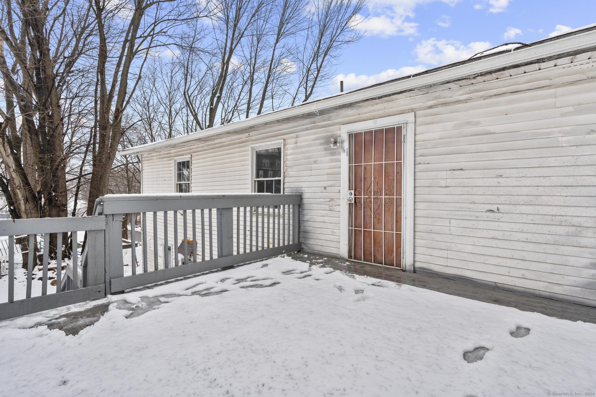Waterbury, Connecticut 06706, United States, 5 Bedrooms Bedrooms, ,2 BathroomsBathrooms,Residential,Pending,24290