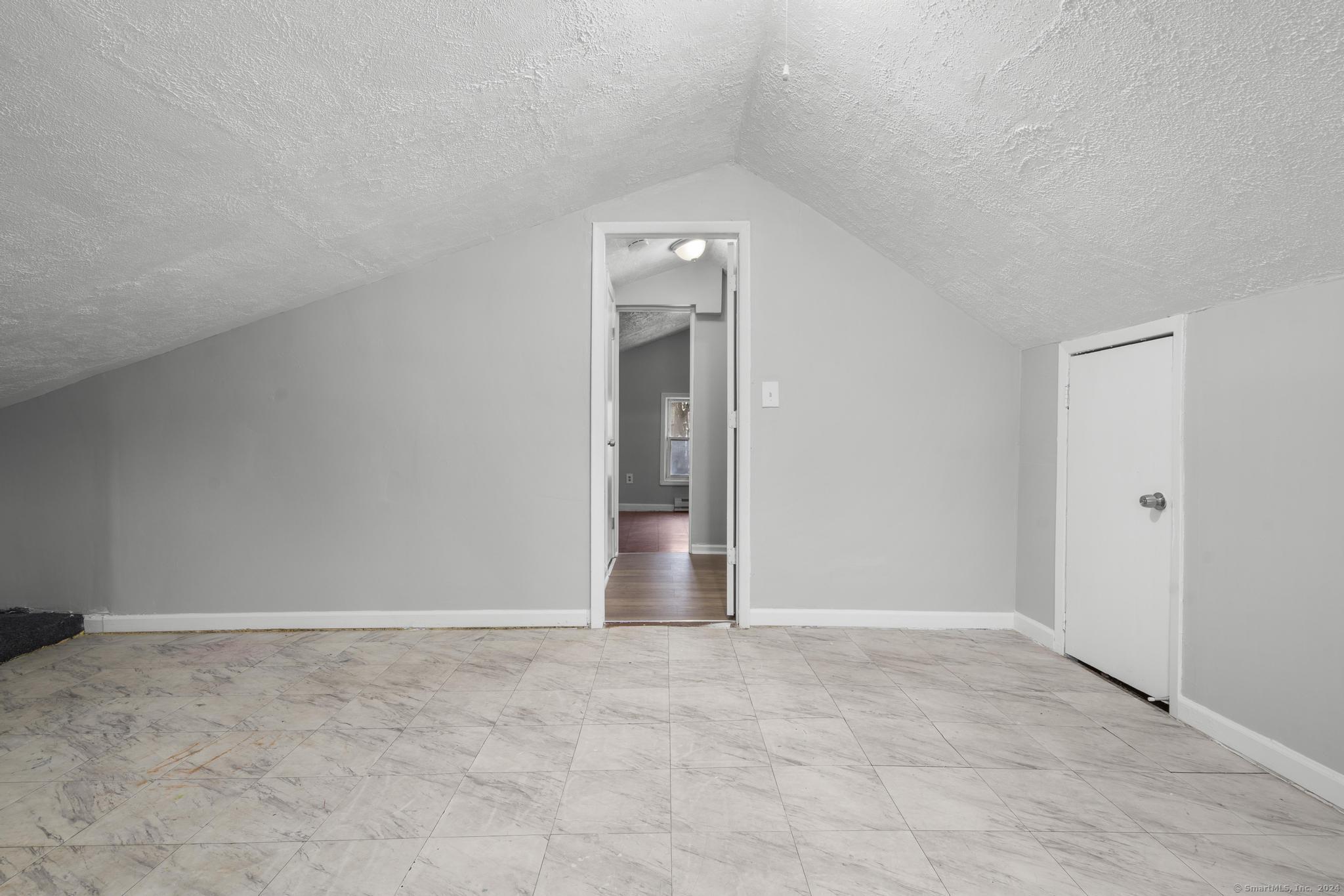 Waterbury, Connecticut 06706, United States, 5 Bedrooms Bedrooms, ,2 BathroomsBathrooms,Residential,Pending,24290