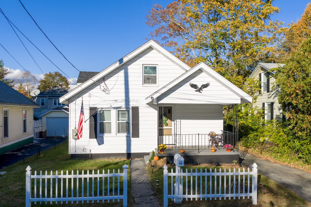 Photo of 10 Mitchell Court, Norwich, CT 06360 (MLS # 24135404)
