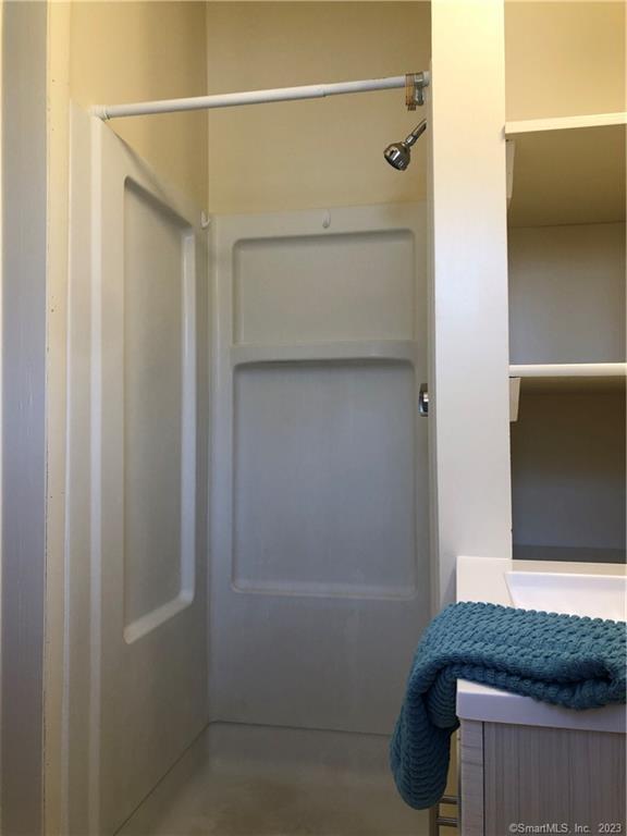 East Haddam, Connecticut 06469, United States, 1 Bedroom Bedrooms, ,1 BathroomBathrooms,Residential,Pending,14393