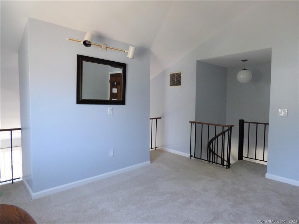 Photo 19 of 31 of 1 Farview Avenue B12 townhome