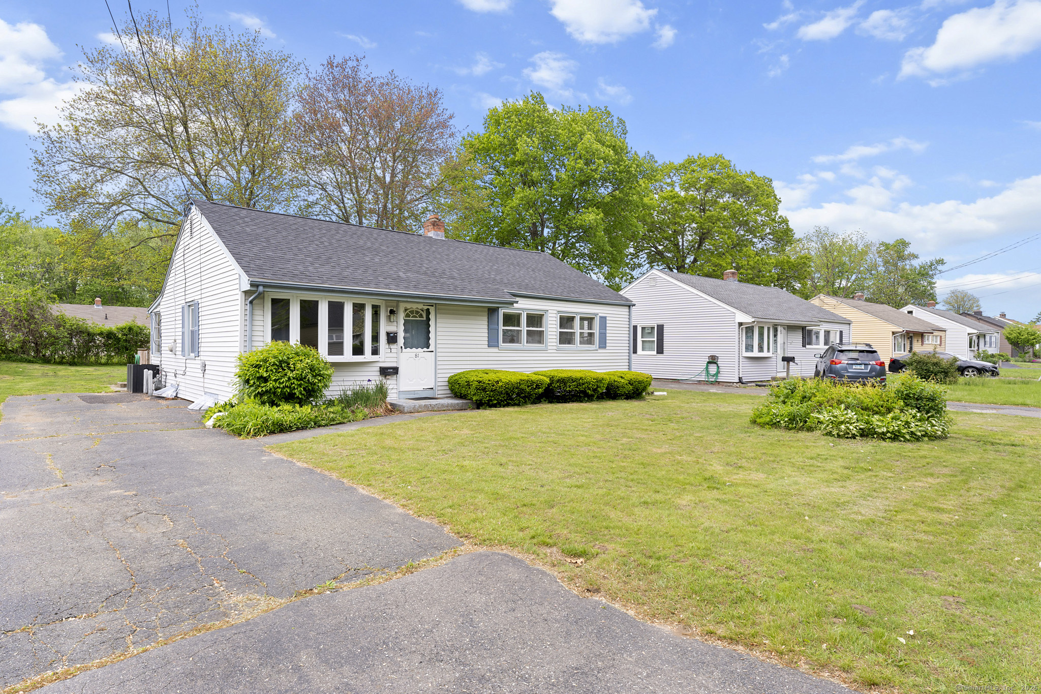 81 Montague Circle, East Hartford, Connecticut image 2