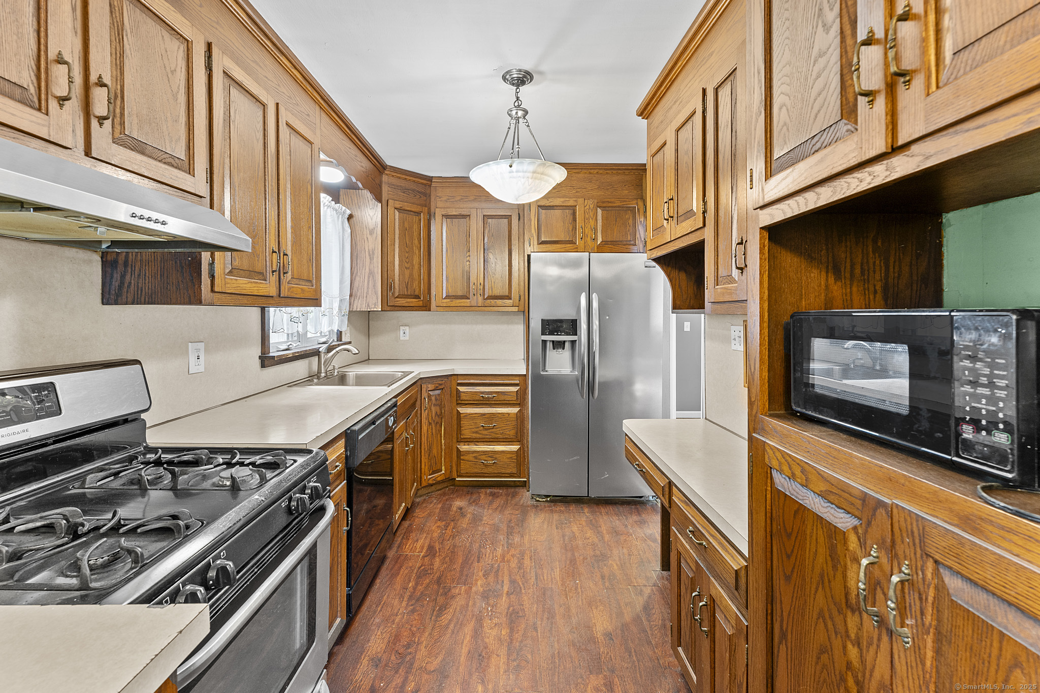 81 Montague Circle, East Hartford, Connecticut image 9