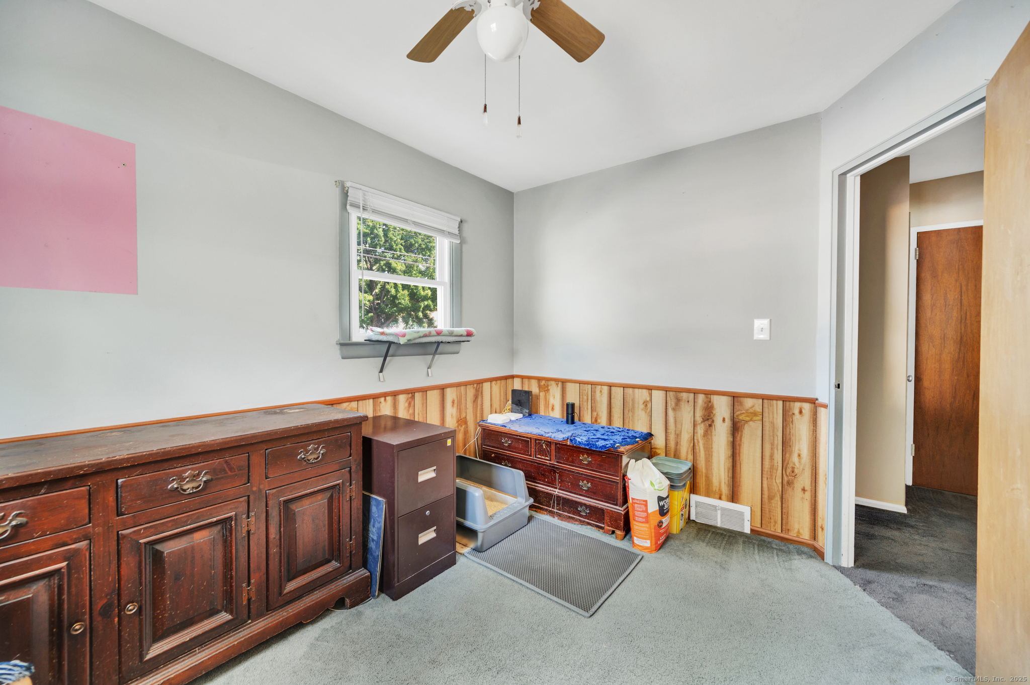 Newington, Connecticut 06111, United States, 2 Bedrooms Bedrooms, ,2 BathroomsBathrooms,Residential,Pending,201073