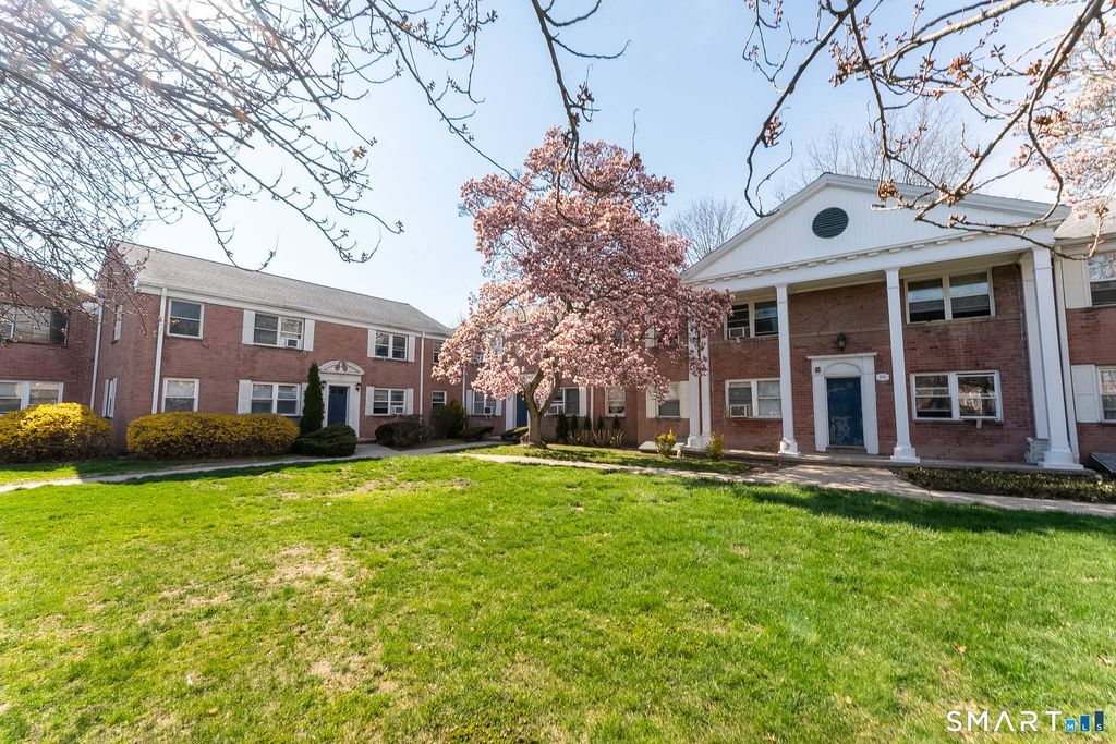 Photo of 194 Seaton Road #3, Stamford, CT 06902 (MLS # 24167892)