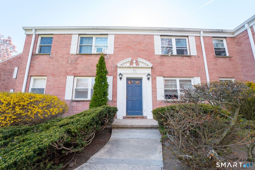 Photo of 194 Seaton Road #3, Stamford, CT 06902 (MLS # 24167892)