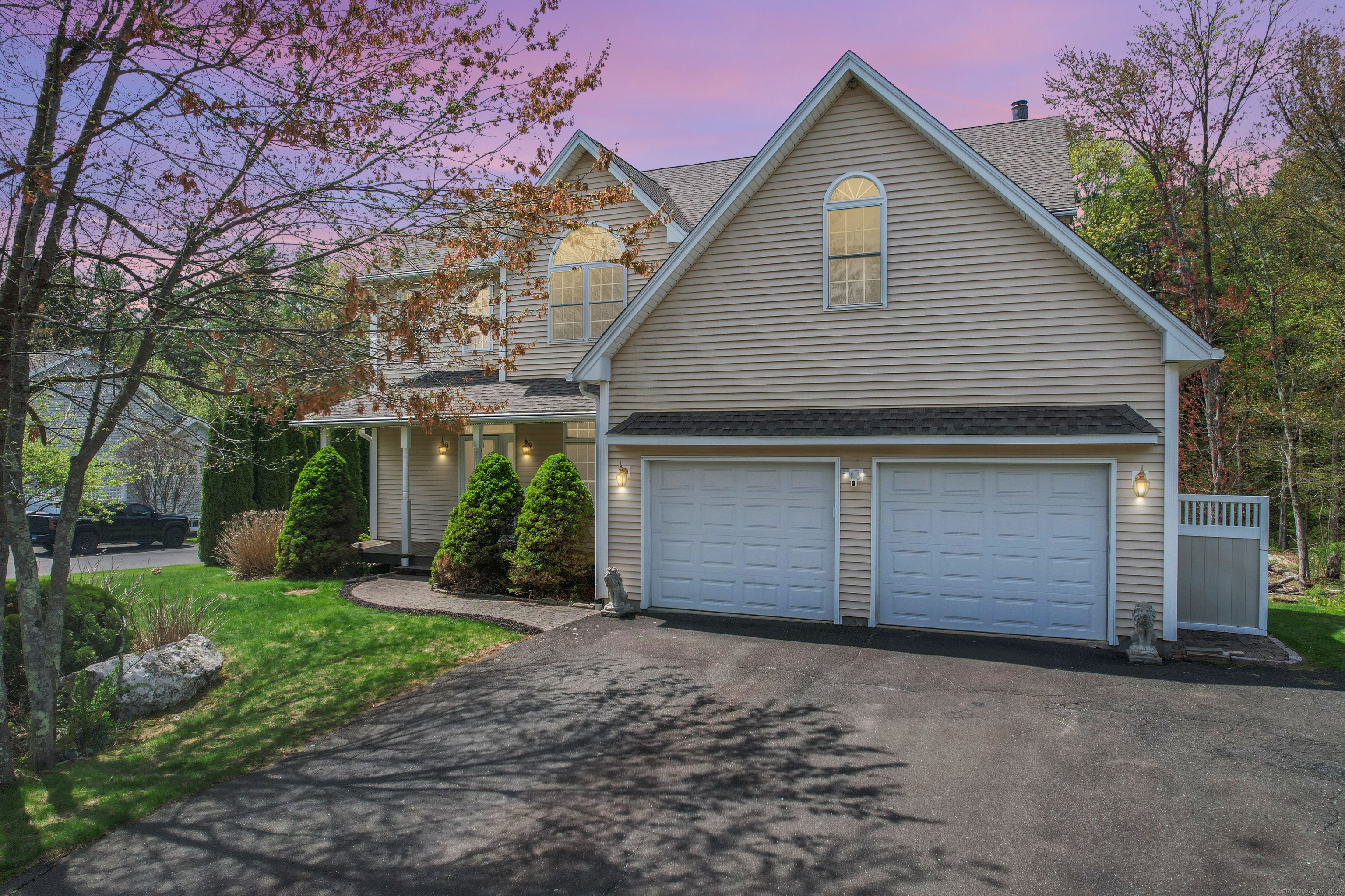 Property for Sale at Chippenwood Lane, Bristol, Connecticut - Bedrooms: 3 
Bathrooms: 3 
Rooms: 5  - $624,900