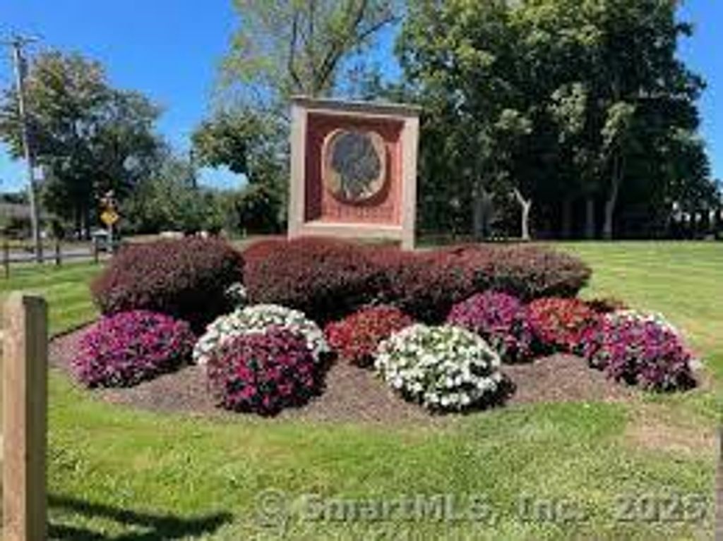 Photo of 122 Natchaug Drive #122, Meriden, CT 06450 (MLS # 24133768)