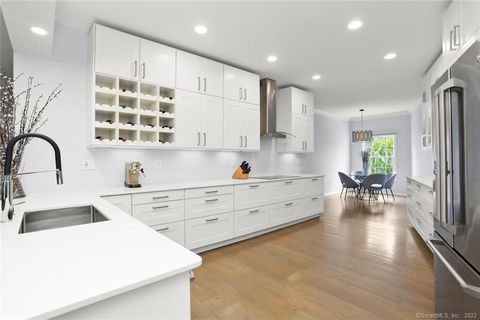 Tiny photo for 13 Old Stamford Road #13, New Canaan, CT 06840 (MLS # 24169268)