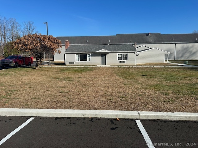 Federal Road 100, Brookfield, Connecticut - 2 Bedrooms  
1 Bathrooms  
4 Rooms - 