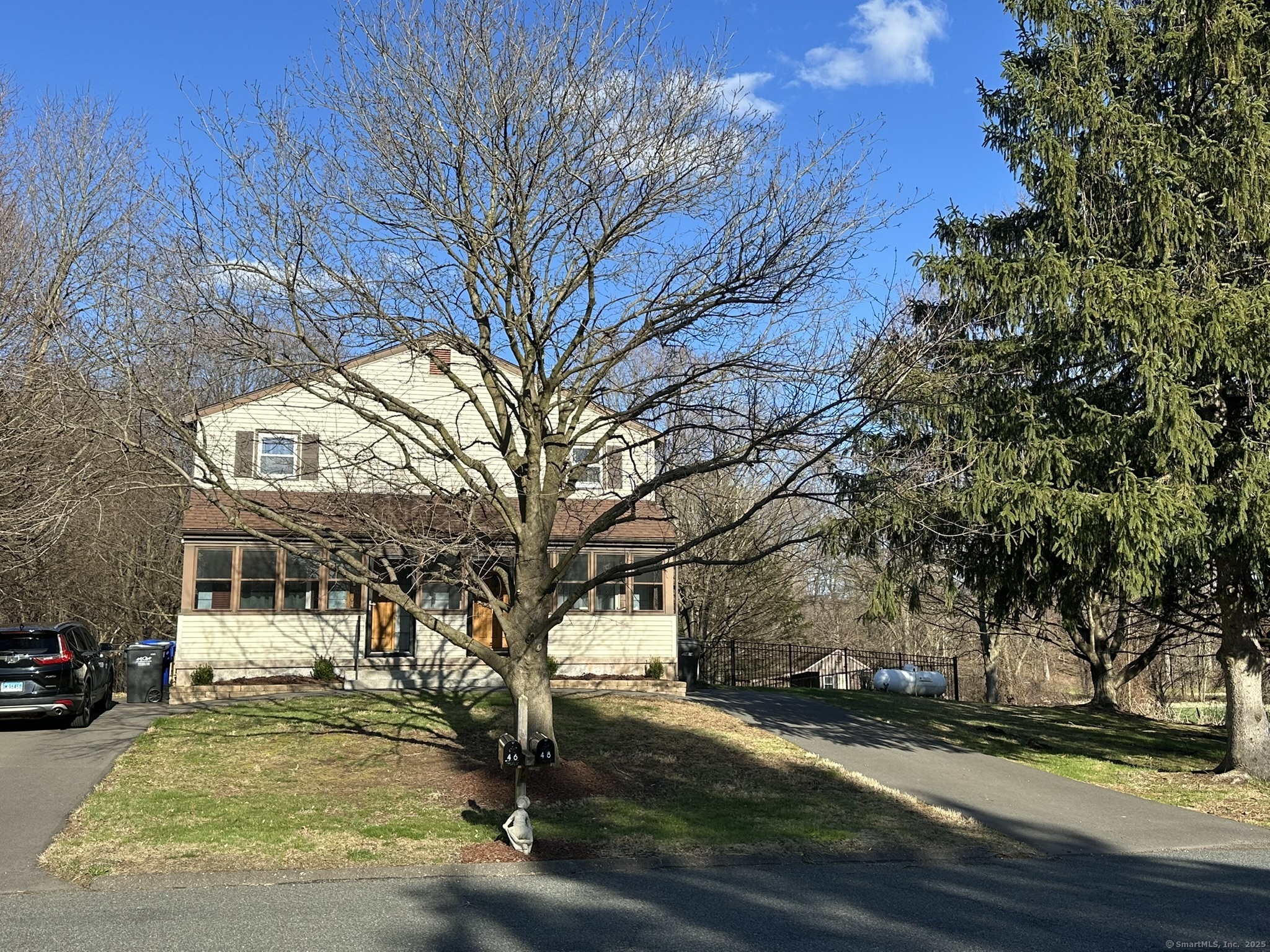 Cindy Road, Ellington, Connecticut - 6 Bedrooms  
3.5 Bathrooms  
11 Rooms - 