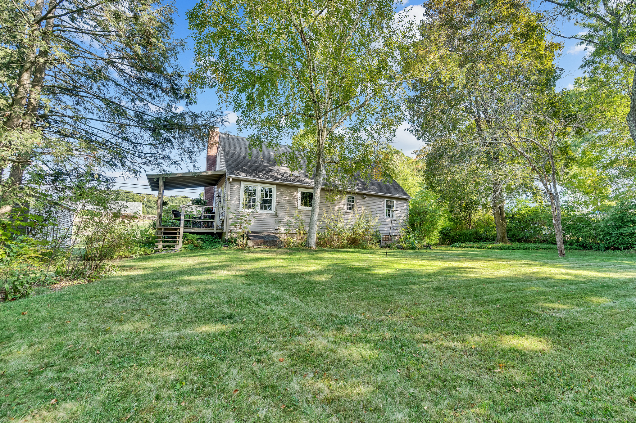 Middletown, Connecticut 06457, United States, 4 Bedrooms Bedrooms, ,1 BathroomBathrooms,Residential,Pending,215783