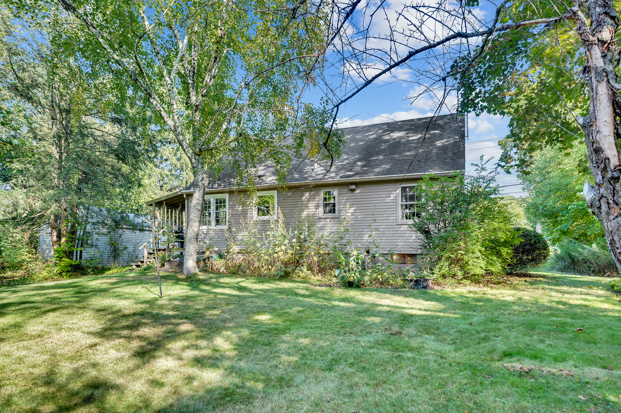 Middletown, Connecticut 06457, United States, 4 Bedrooms Bedrooms, ,1 BathroomBathrooms,Residential,Pending,215783