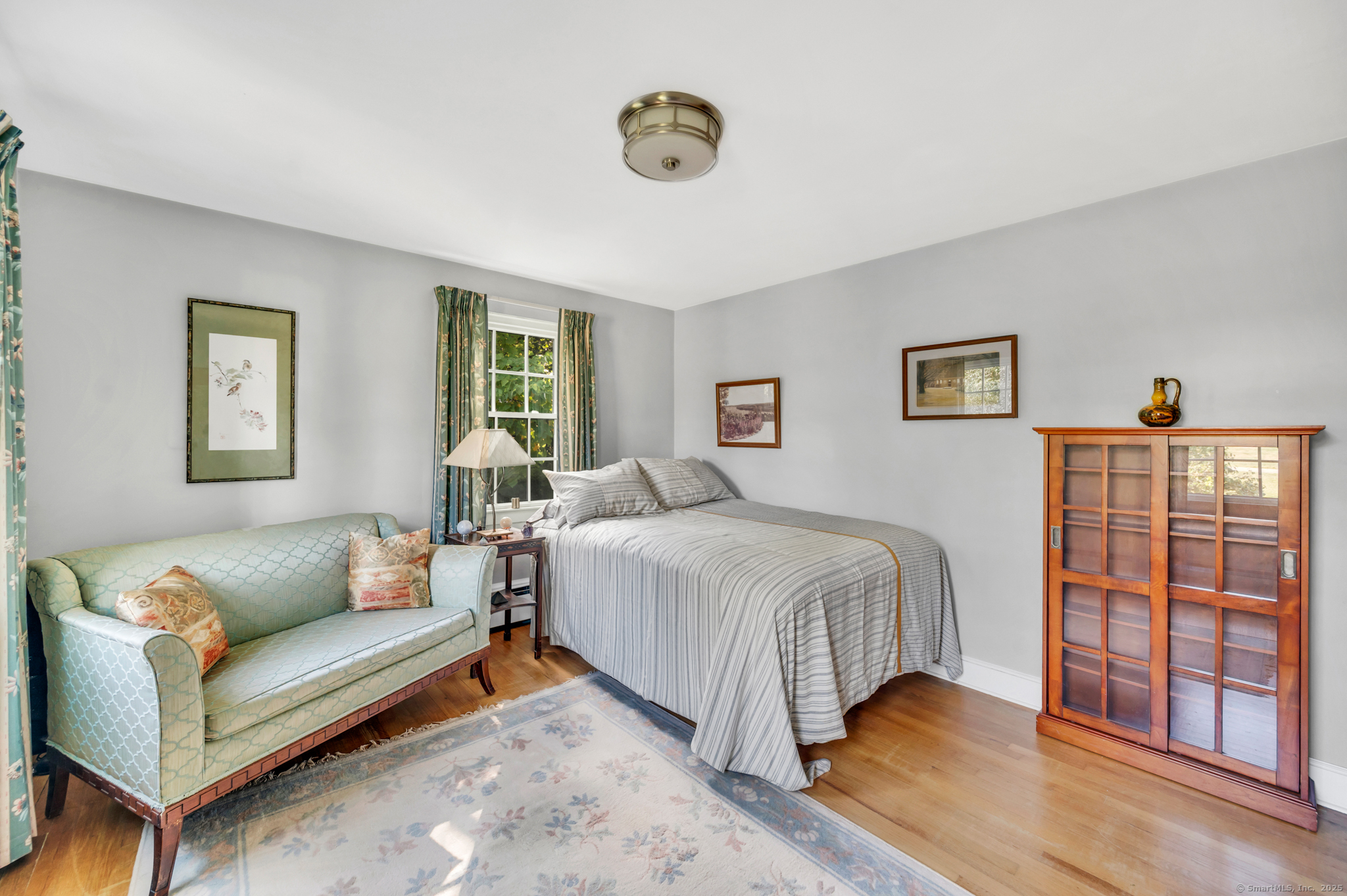 Middletown, Connecticut 06457, United States, 4 Bedrooms Bedrooms, ,1 BathroomBathrooms,Residential,Pending,215783