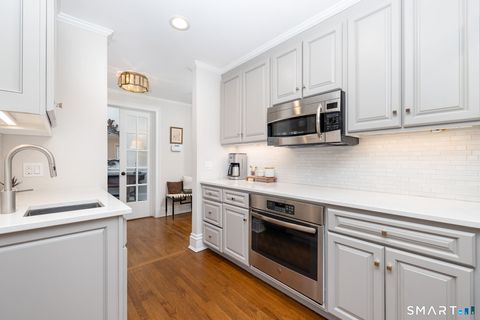 Tiny photo for 7 Brenthaven #7, Avon, CT 06001 (MLS # 24170277)