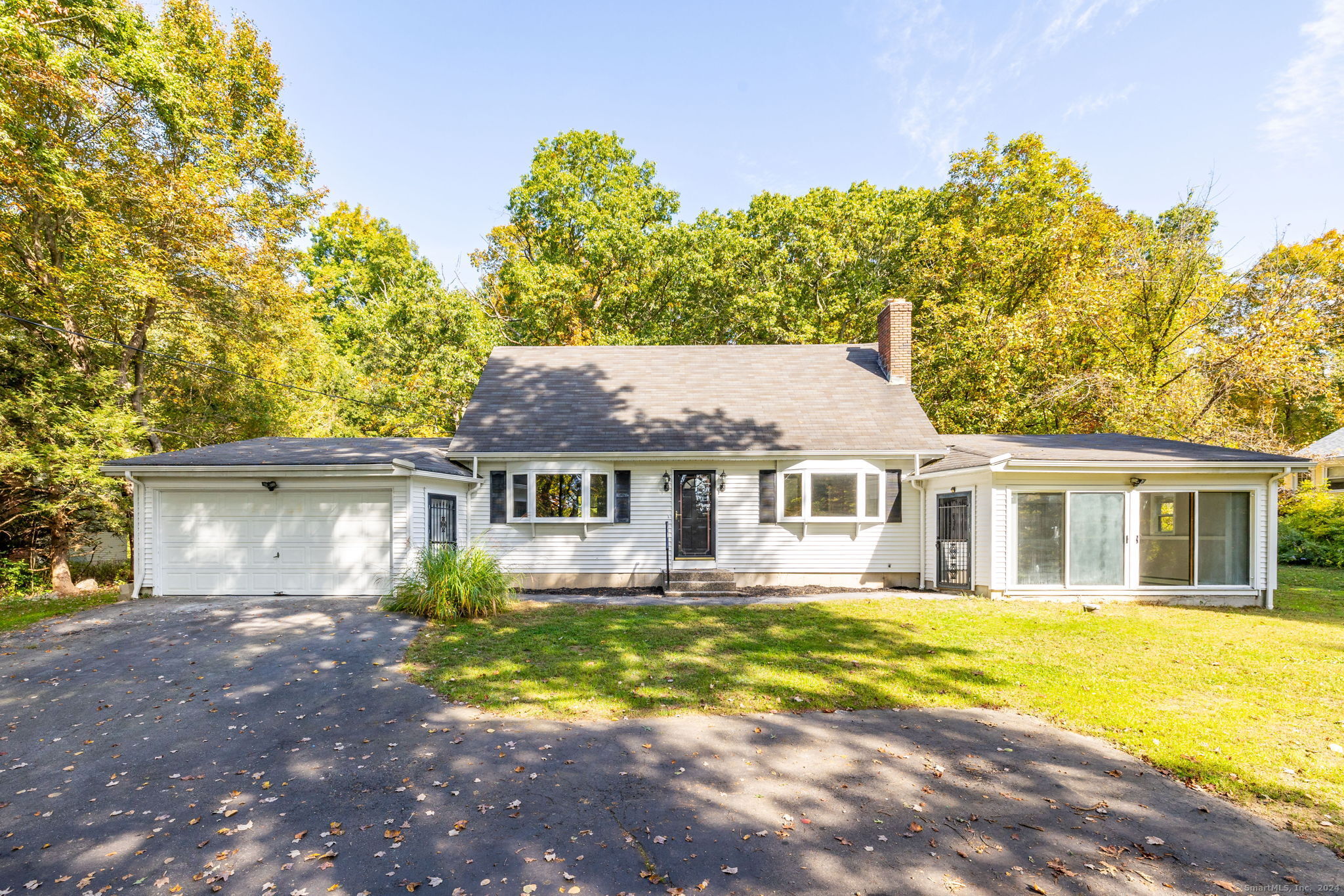 Property for Sale at 518 Old Hartford Road, Colchester, Connecticut - Bedrooms: 3 
Bathrooms: 2 
Rooms: 6  - $384,900