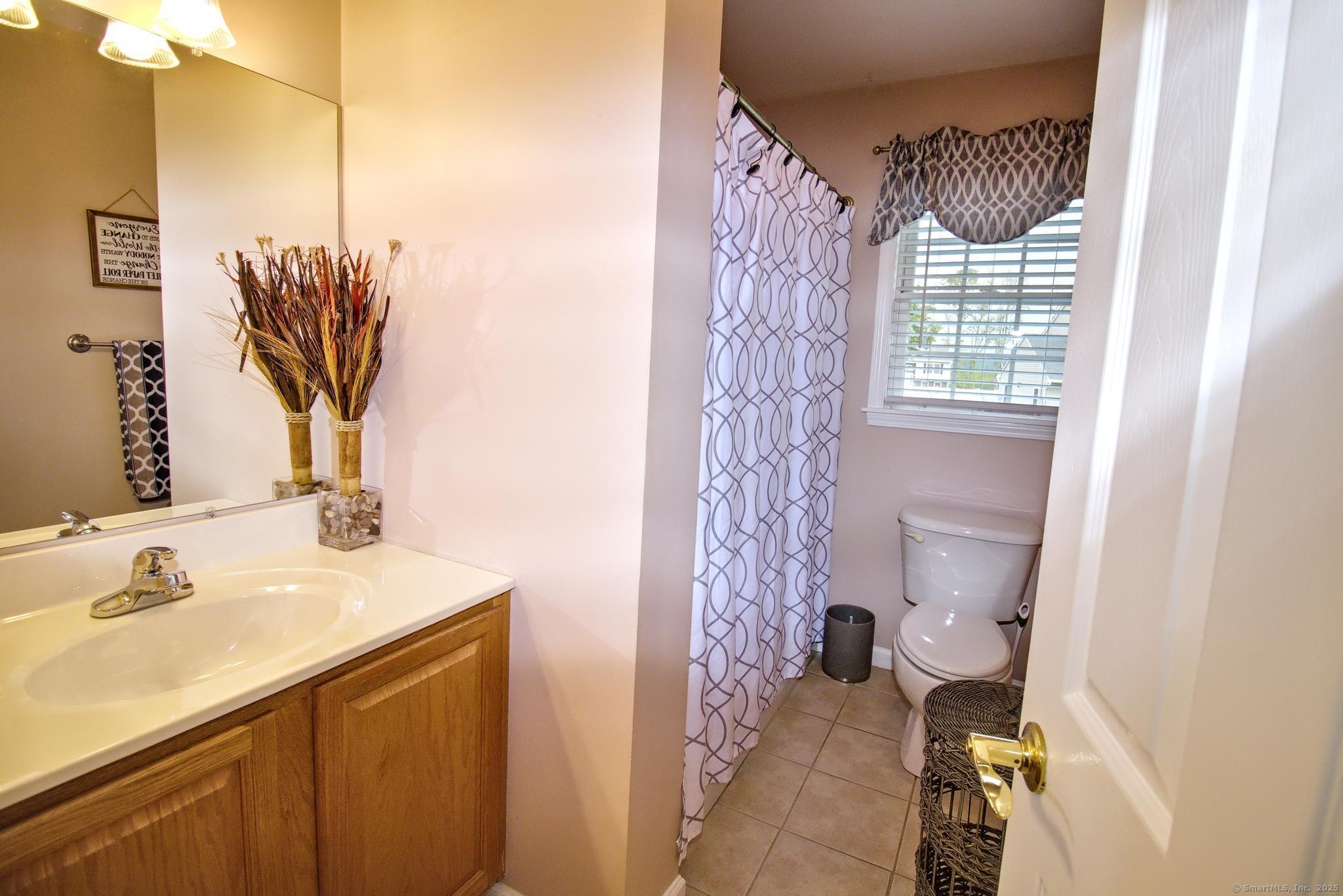 37 Apple Blossom Drive, Naugatuck, Connecticut image 22