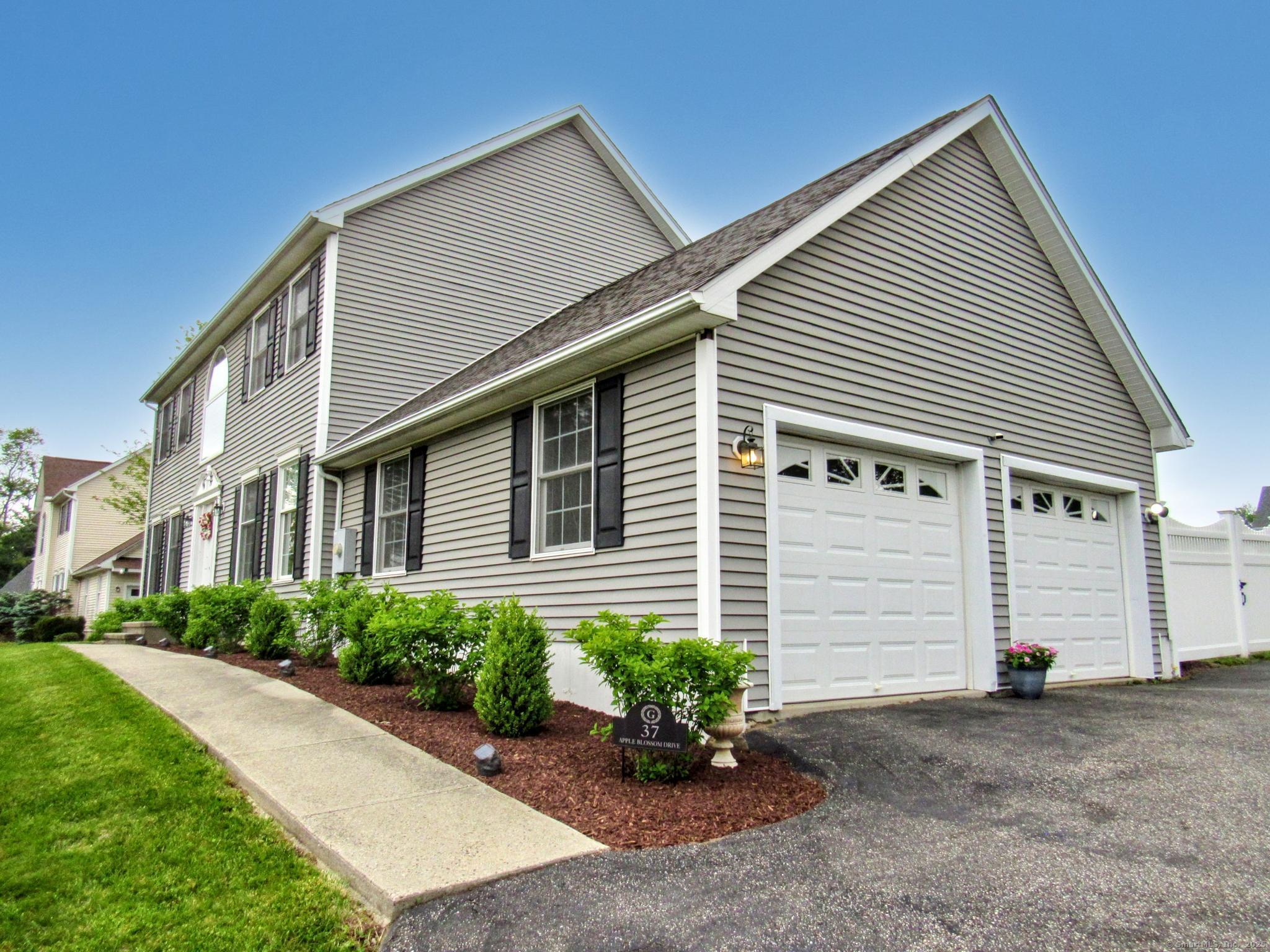 37 Apple Blossom Drive, Naugatuck, Connecticut image 3