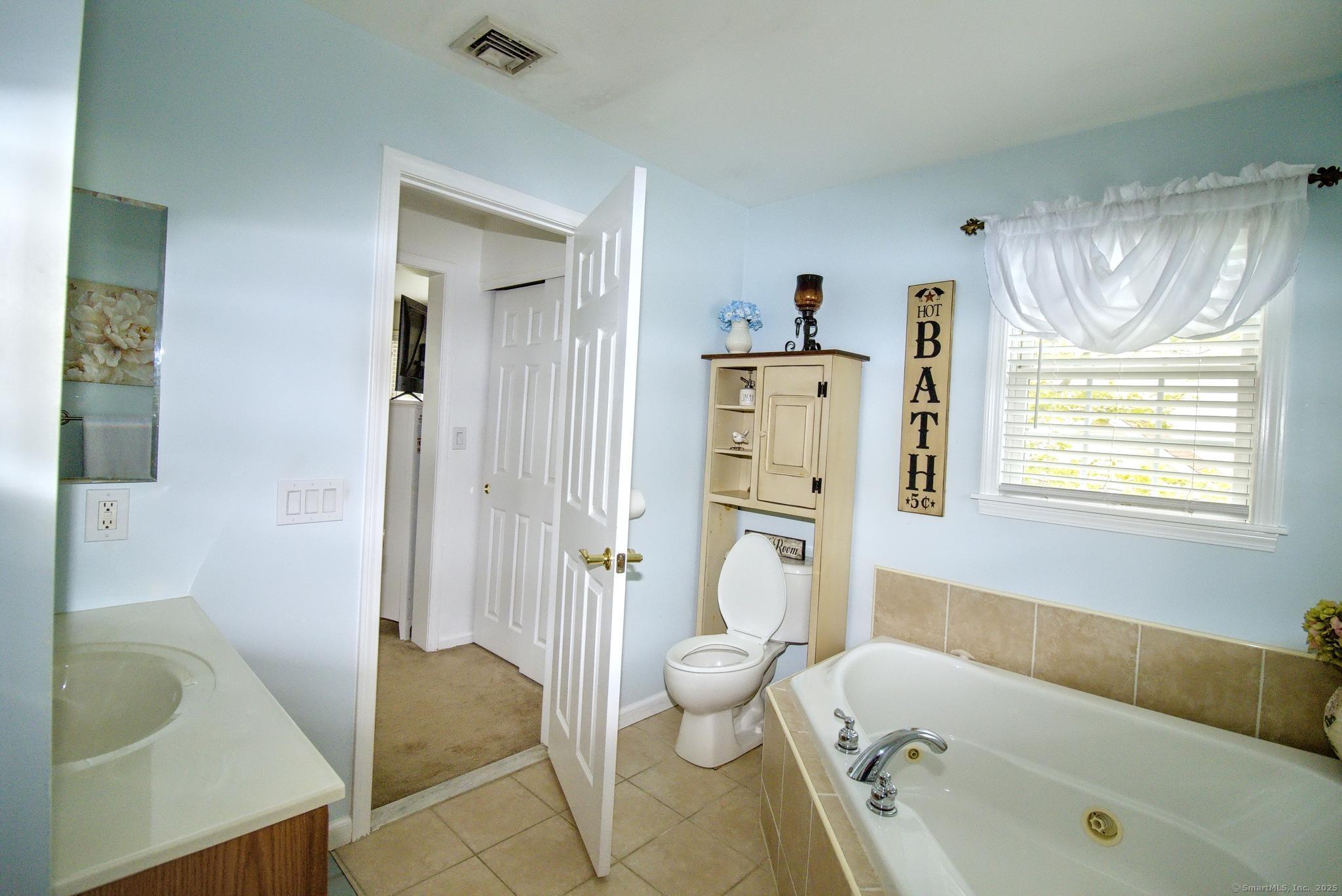 37 Apple Blossom Drive, Naugatuck, Connecticut image 27