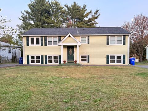 Photo of 65 Muir Terrace #1, Southington, CT 06489 (MLS # 24133094)