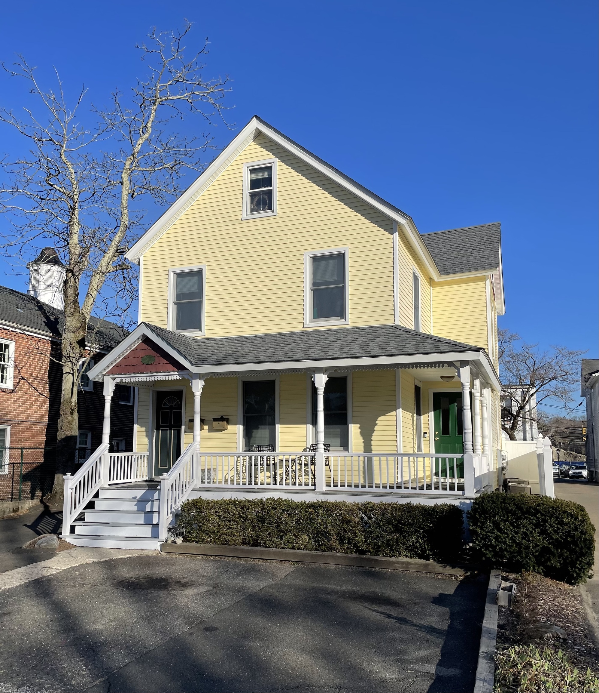 Grove Street 1st Floor, Darien, Connecticut - 2 Bedrooms  
1 Bathrooms  
4 Rooms - 