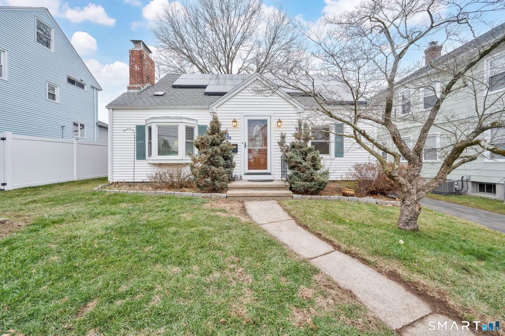 Photo of 122 Richard Street, West Hartford, CT 06119 (MLS # 24147836)