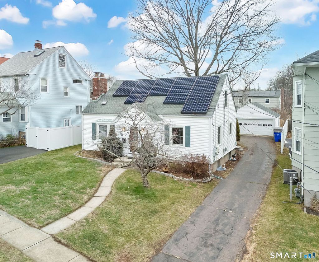 Photo of 122 Richard Street, West Hartford, CT 06119 (MLS # 24147836)