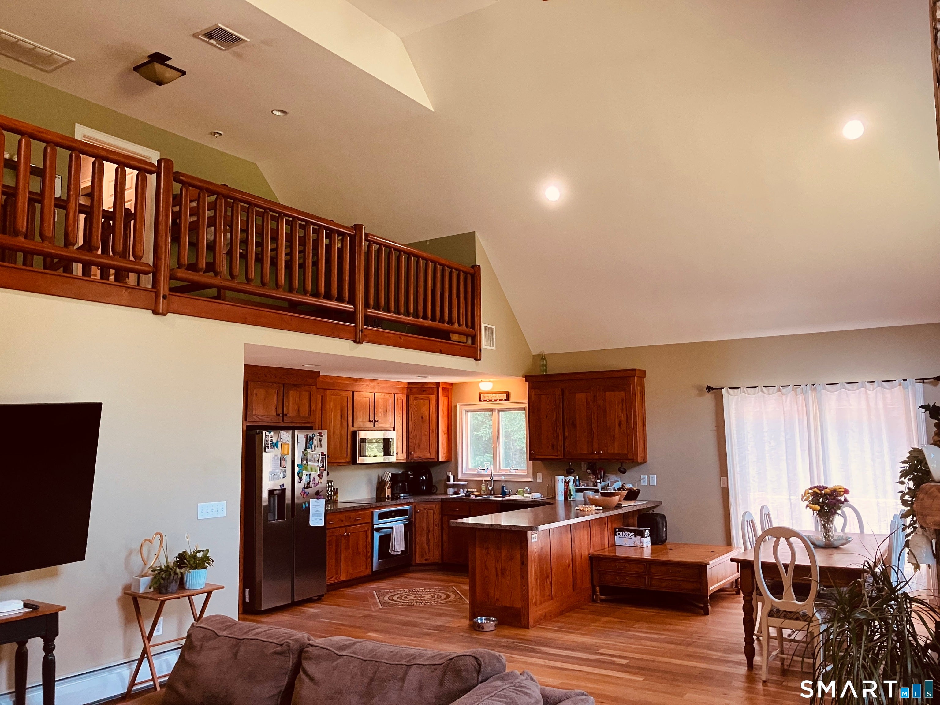 17 Greaves Road West