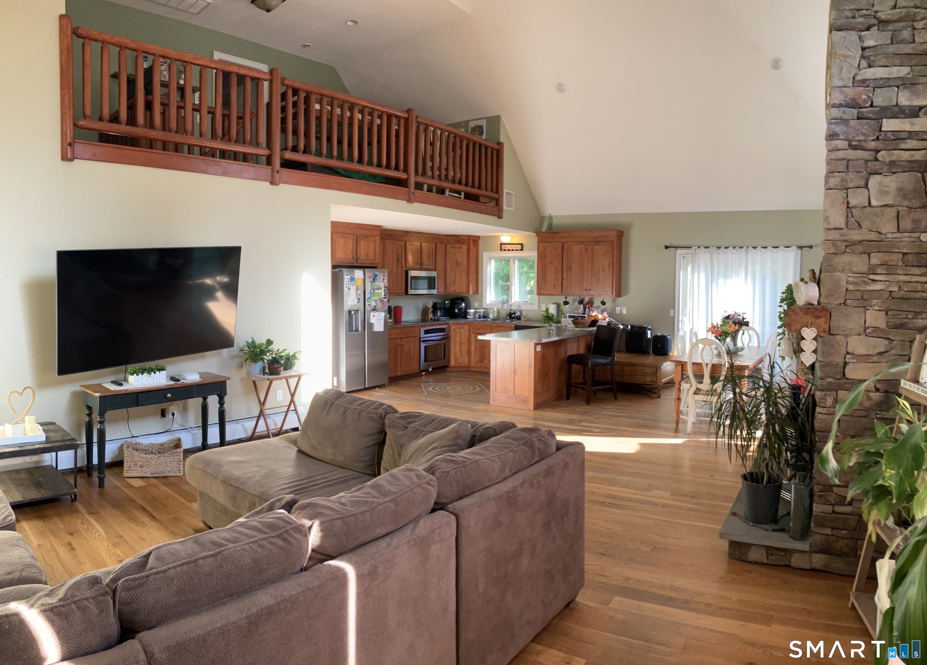 17 Greaves Road West