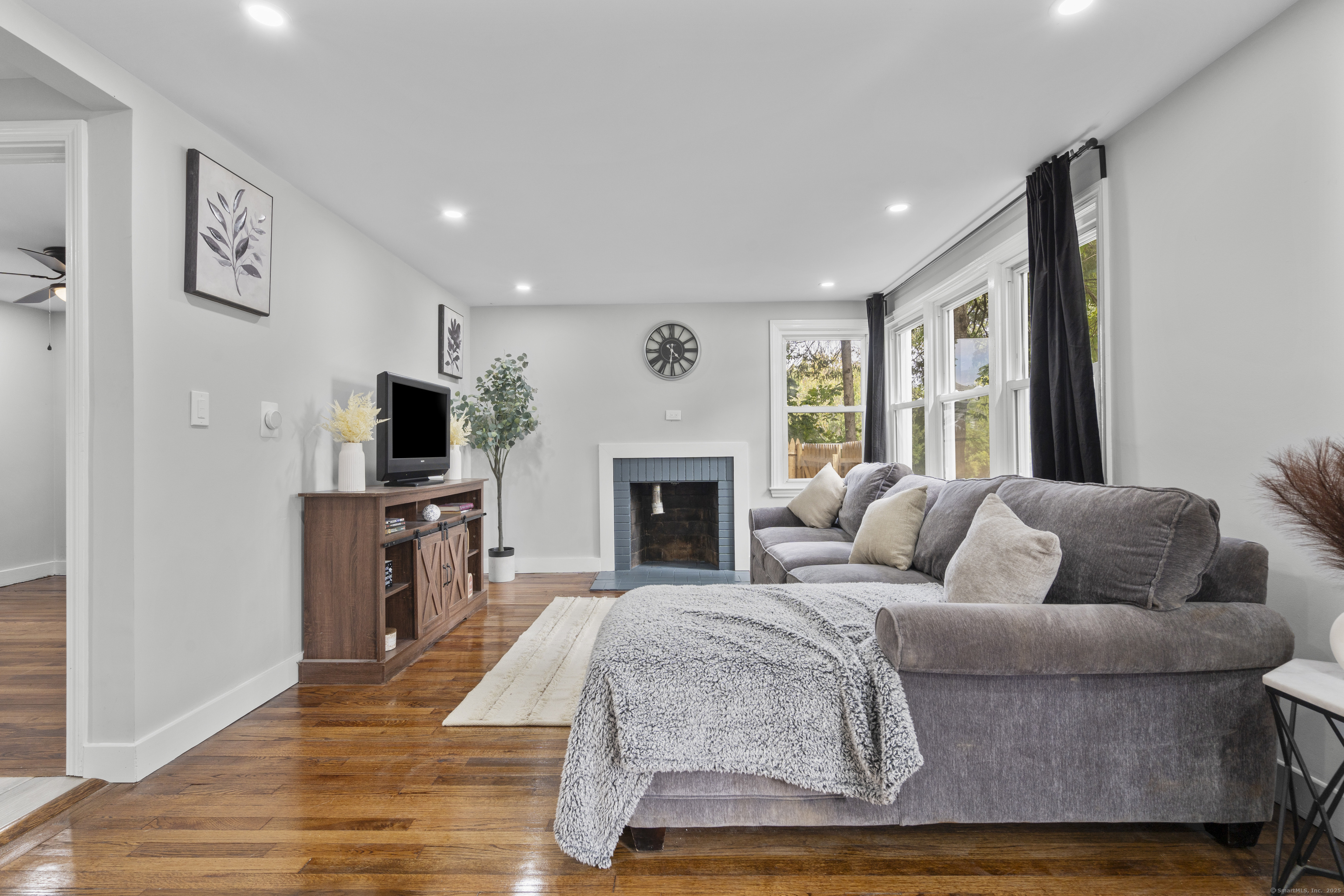 293 New Hanover Avenue