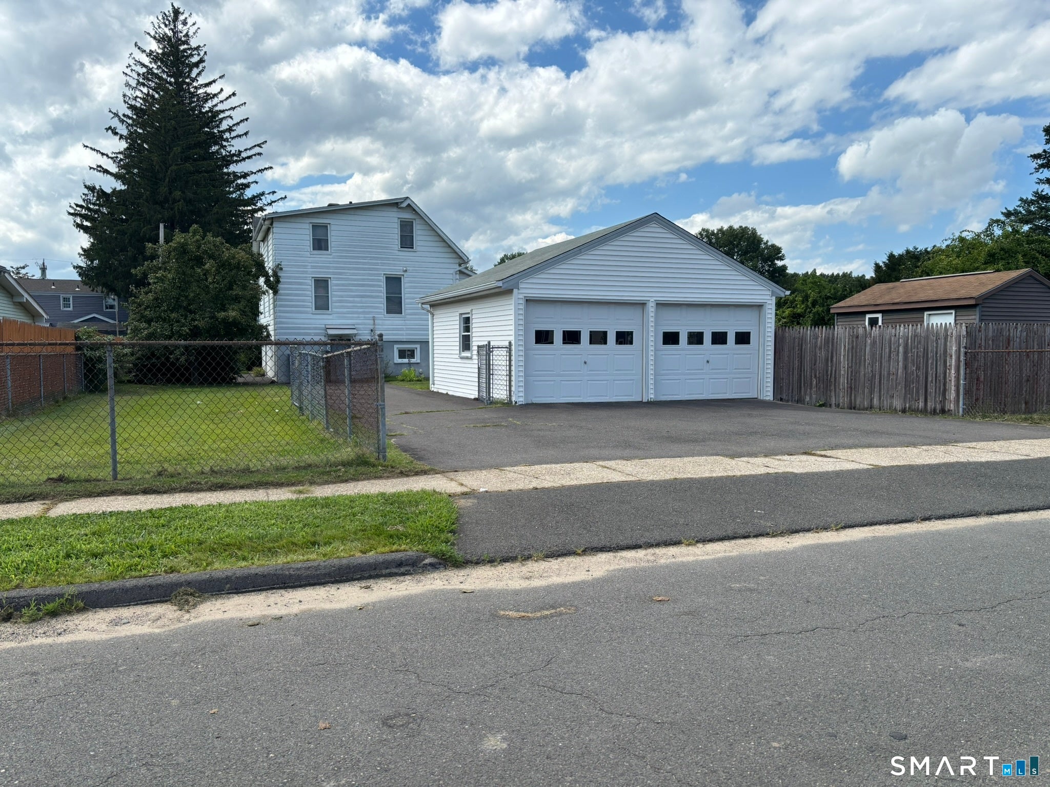 84 Laurel Street