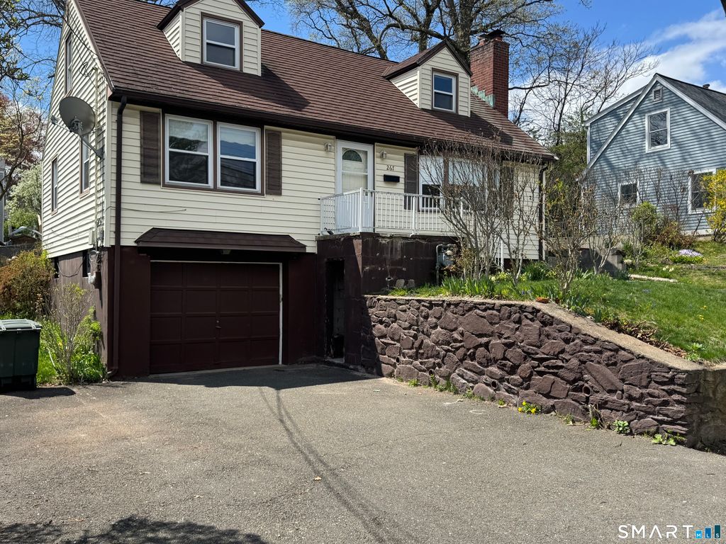 Photo of 265 Greenwood Street, Bridgeport, CT 06606 (MLS # 24168453)