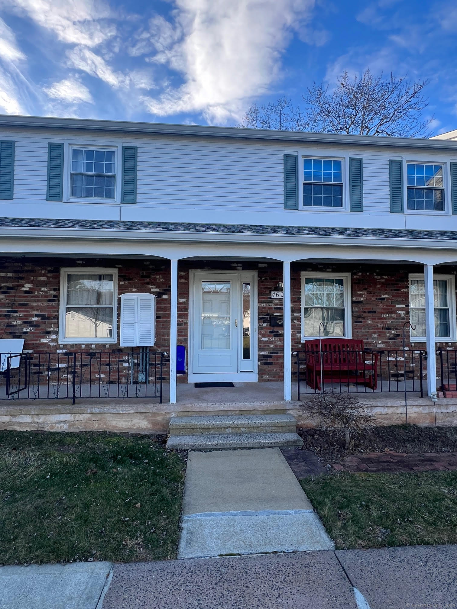 Esquire Drive D, Manchester, Connecticut - 3 Bedrooms  
3 Bathrooms  
5 Rooms - 