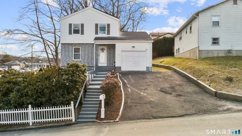 Photo of 15 Kenneth Circle, Waterbury, CT 06710 (MLS # 24167887)