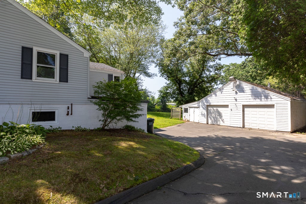35 School House Road