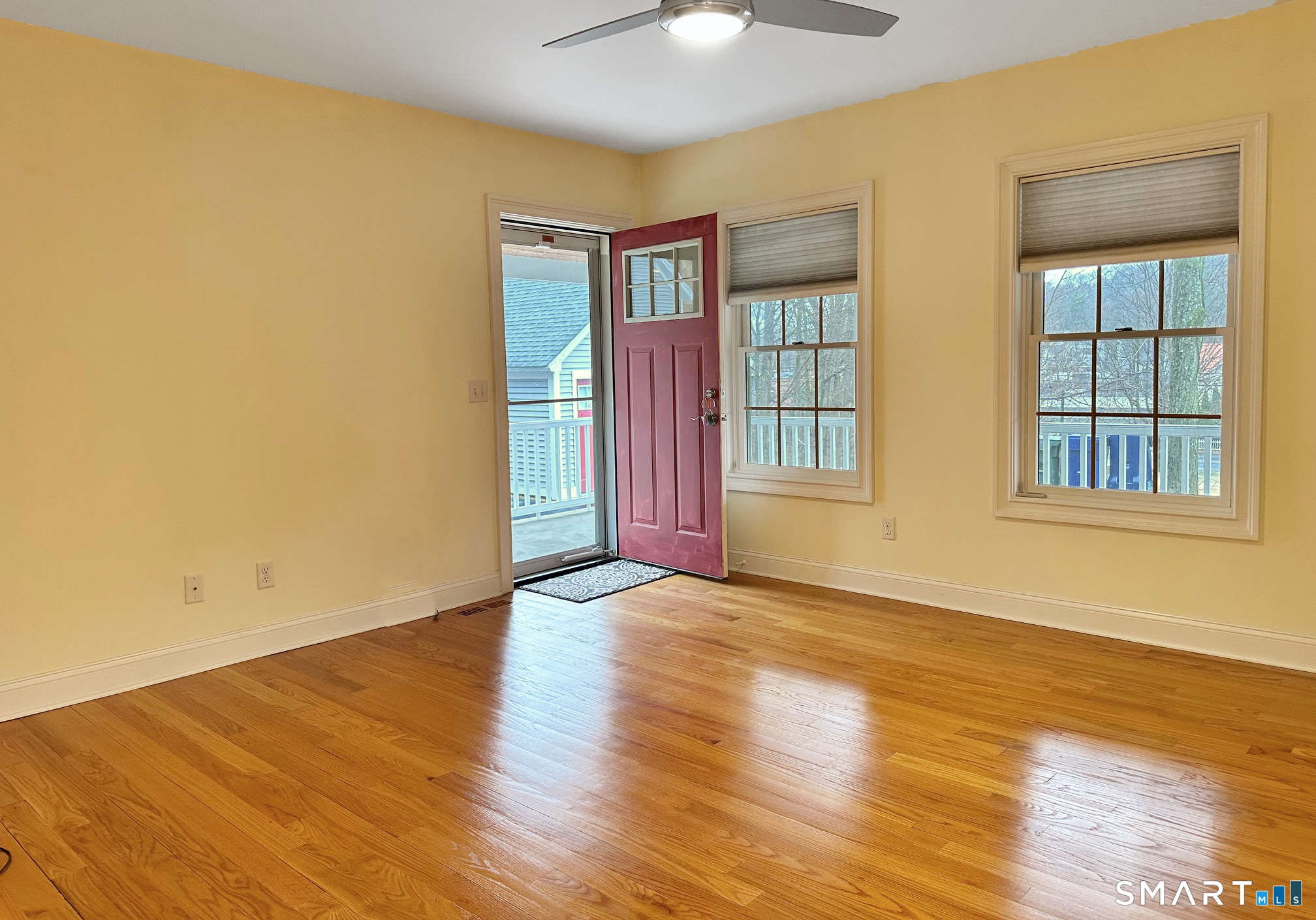 8 Woodside Avenue
