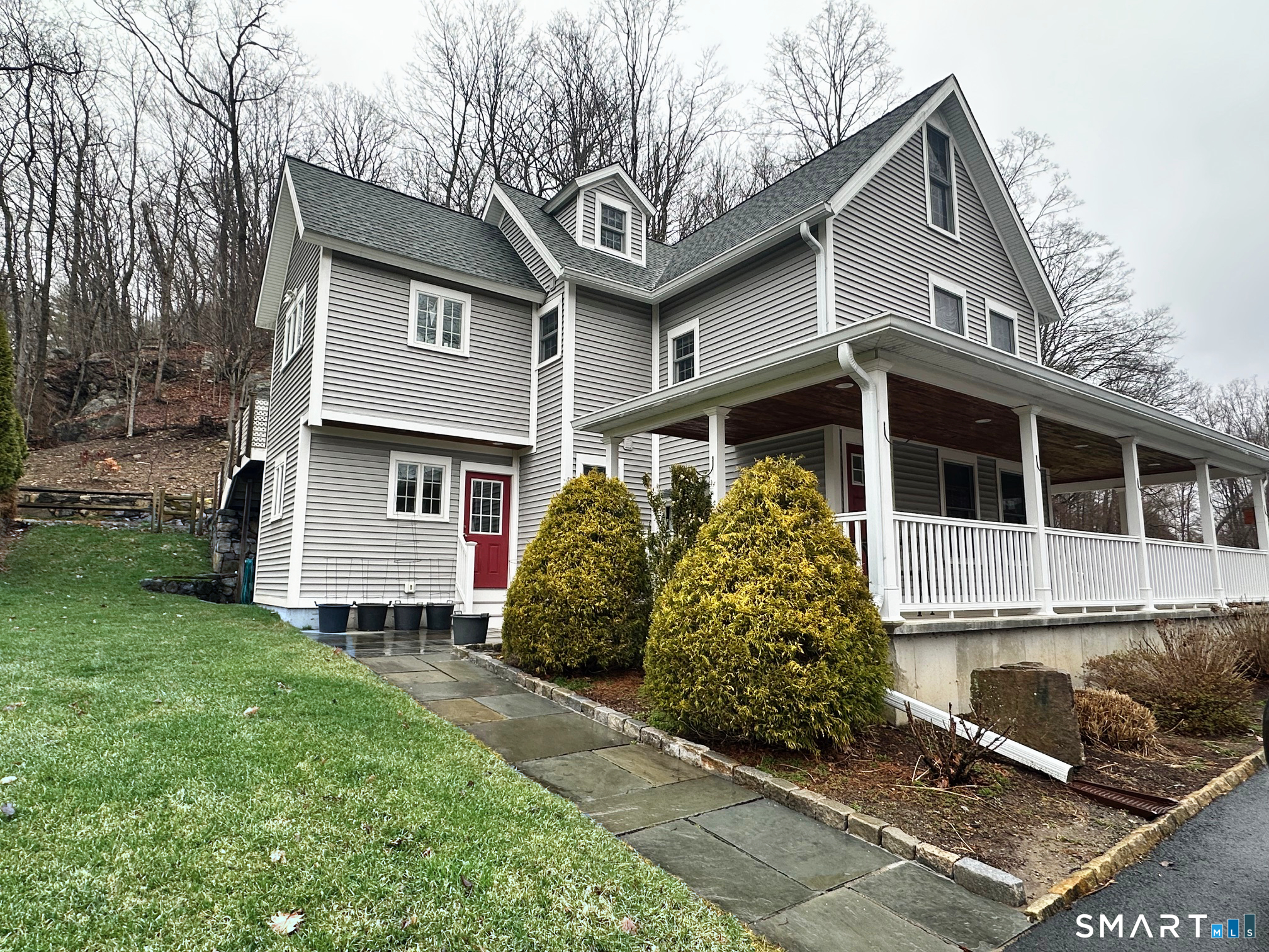 8 Woodside Avenue