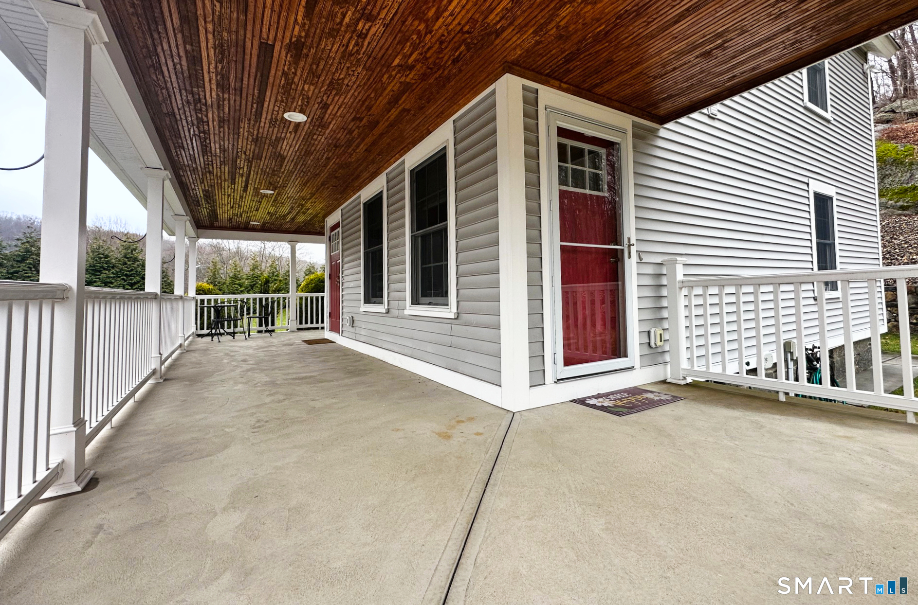 8 Woodside Avenue