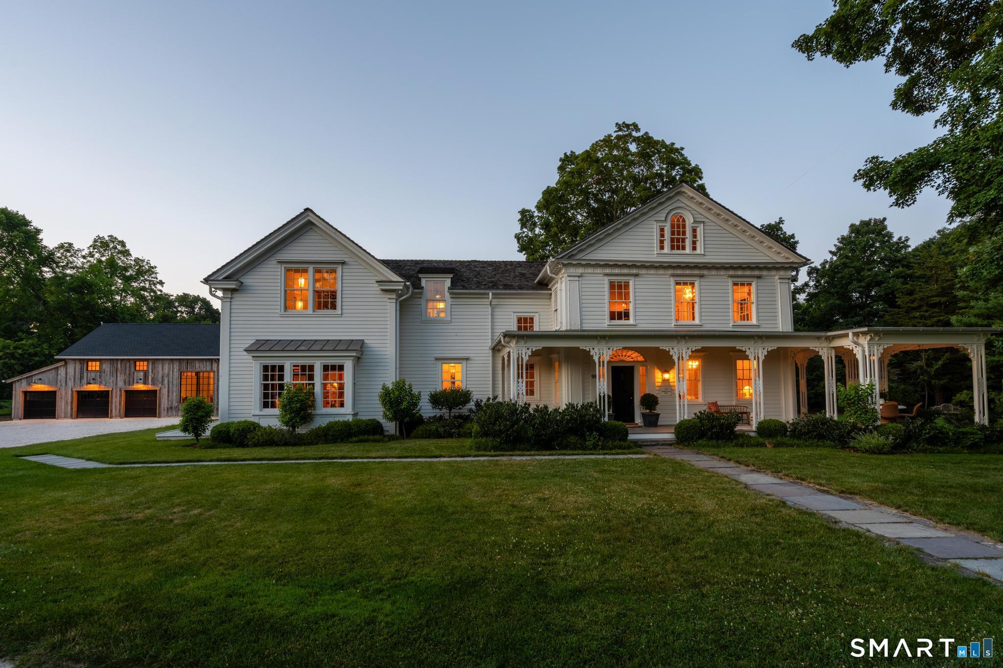 98 Banks Place