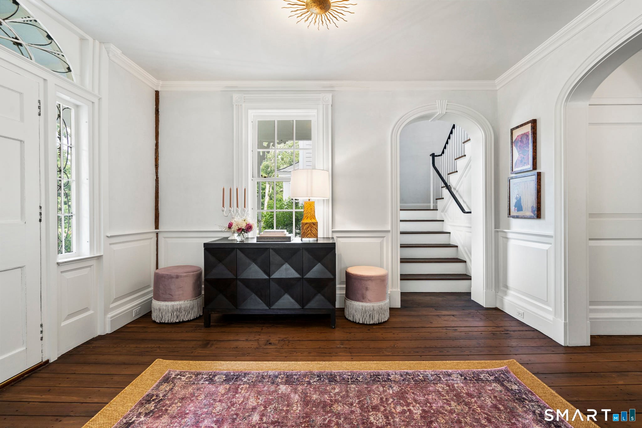 98 Banks Place