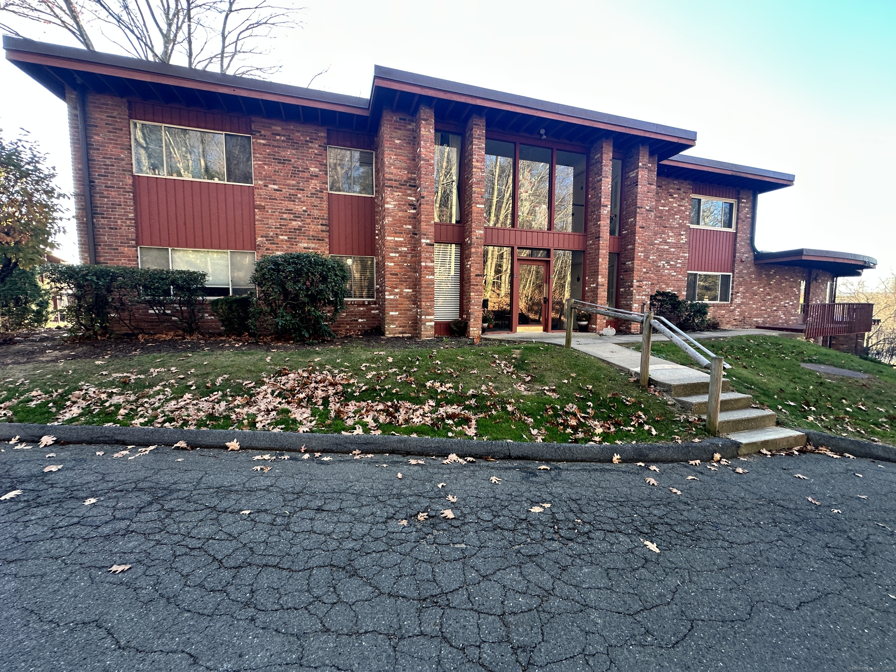 Property for Sale at 126 Sherman Hill Road Apt A14, Woodbury, Connecticut - Bedrooms: 2 
Bathrooms: 1 
Rooms: 5  - $183,500