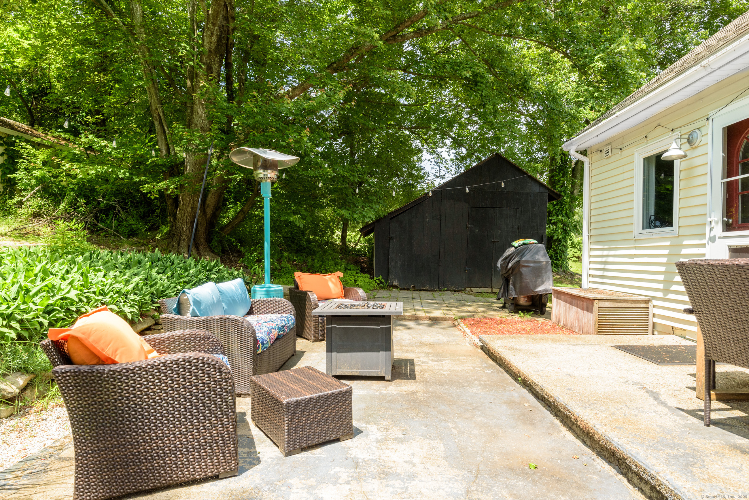 330 Chestnut Hill Road