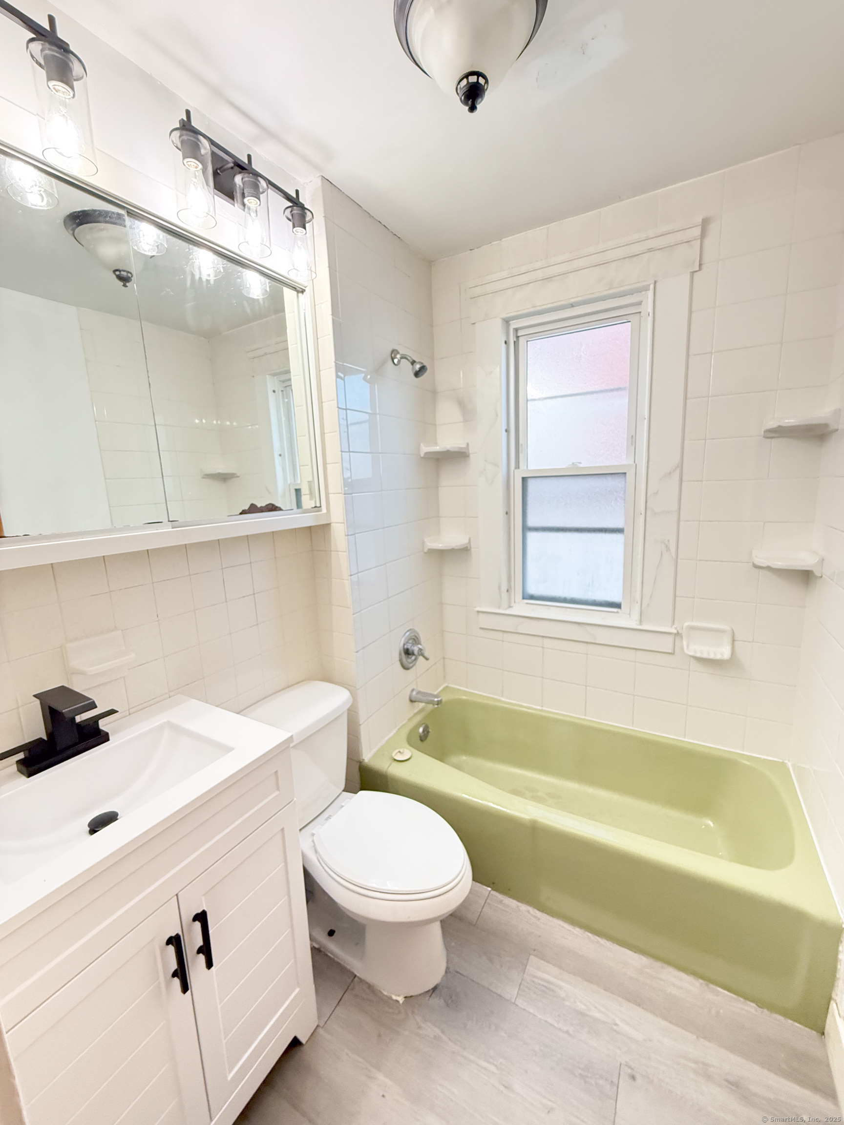 New Britain, Connecticut 06051, United States, 3 Bedrooms Bedrooms, ,1 BathroomBathrooms,Residential,Active,86806