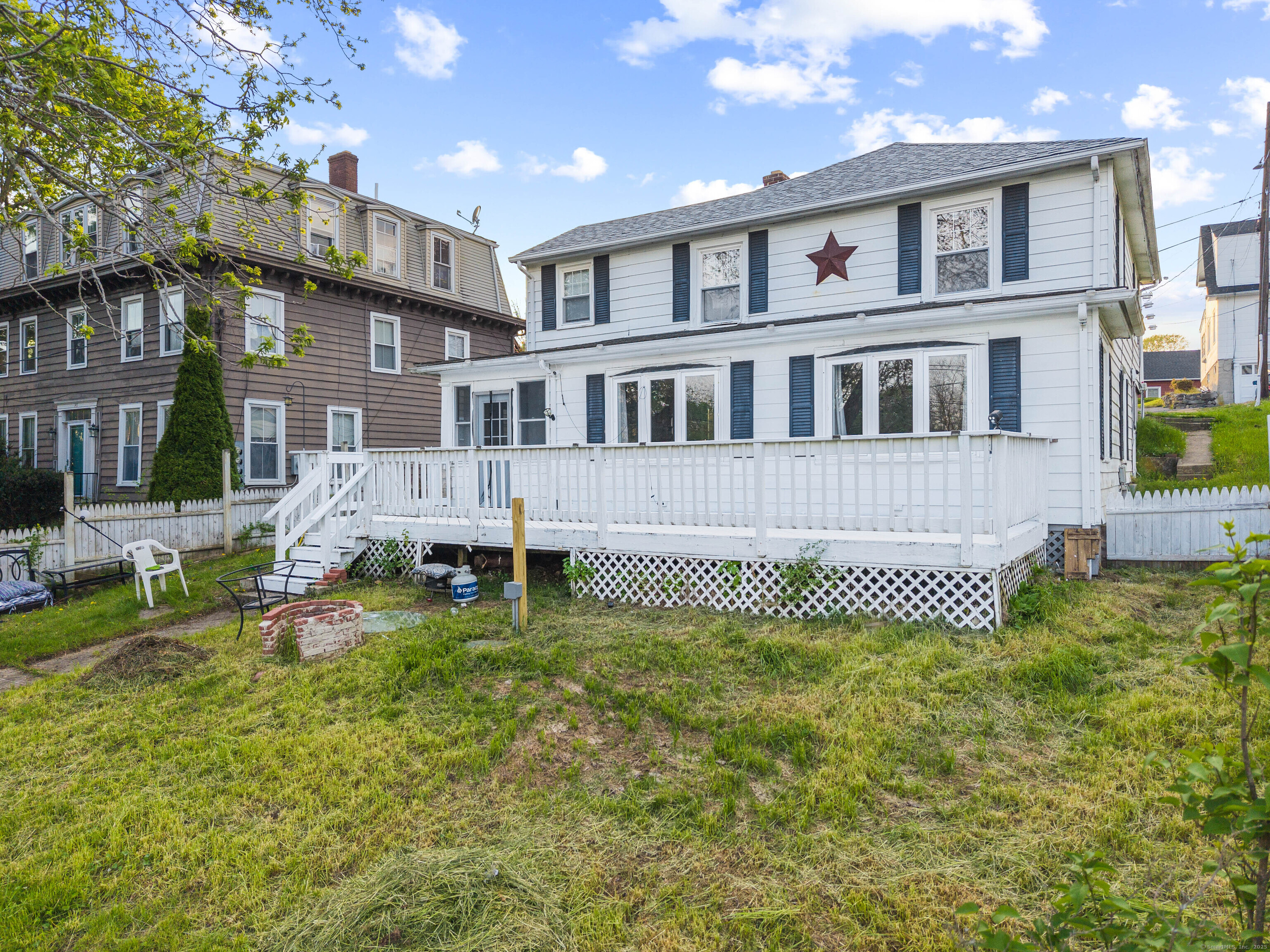 339 W Thames Street, Norwich, Connecticut image 1