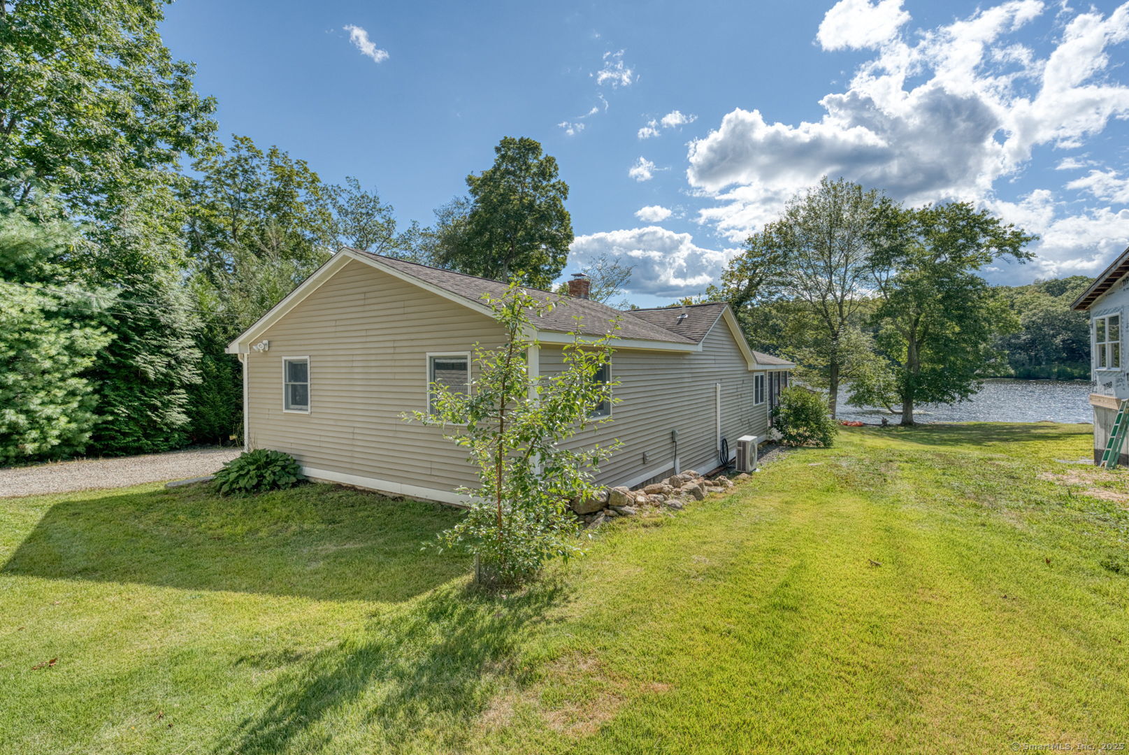 213 Lakeview Drive
