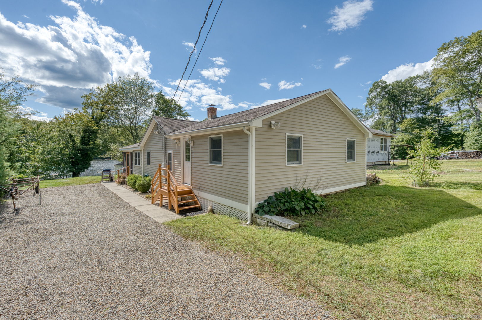 213 Lakeview Drive